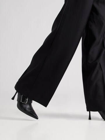STUDIO SELECT Wide leg Trousers with creases 'Georgia' in Black