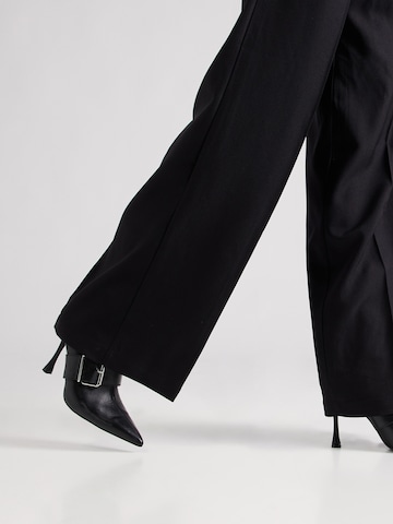 Wide leg Pantaloni cu dungă 'Georgia' de la STUDIO SELECT pe negru