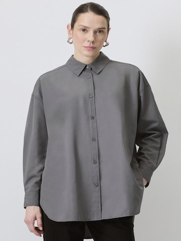 Touche Prive Shirt in Grey