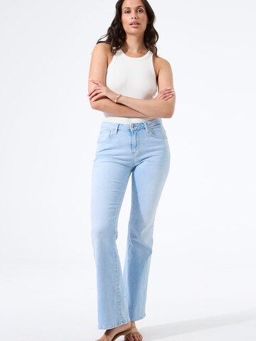 GARCIA Flared Jeans 'Celia' in Blauw: voorkant