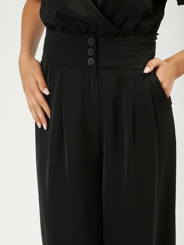 Influencer Loose fit Pleat-Front Pants in Black