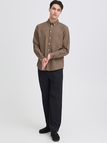 Casual Friday Regular Fit Hemd 'CFAnton' in Braun