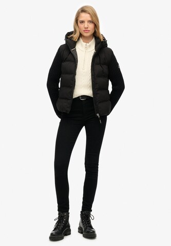 Superdry Tussenjas in Zwart