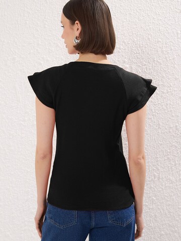 Trendyol Shirt in Black
