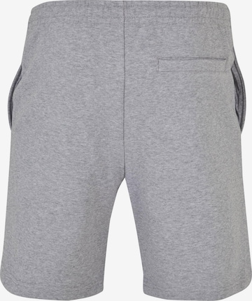 Regular Pantalon Urban Classics en gris
