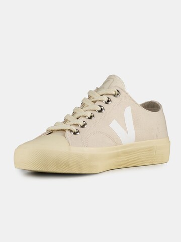 Veja Sneaker in Beige
