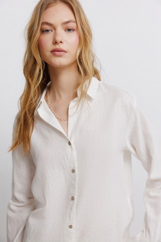 Springfield Blouse in Beige