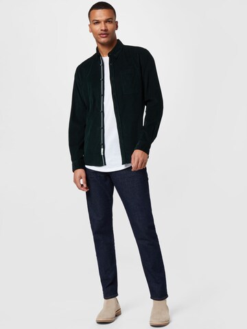 !Solid Regular fit Button Up Shirt in Green