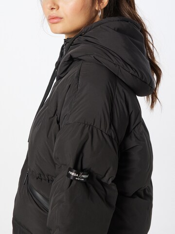 Frieda & Freddies NY Winterjacke in Schwarz