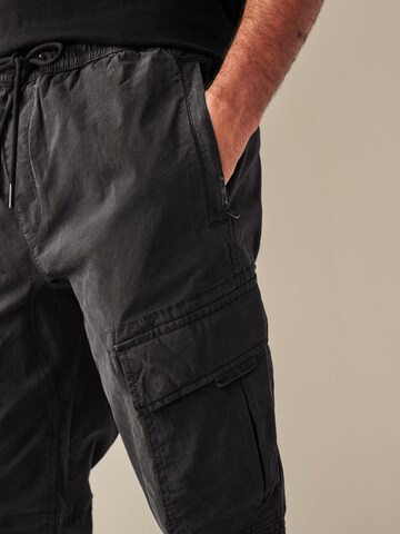Next Tapered Cargobyxa i svart