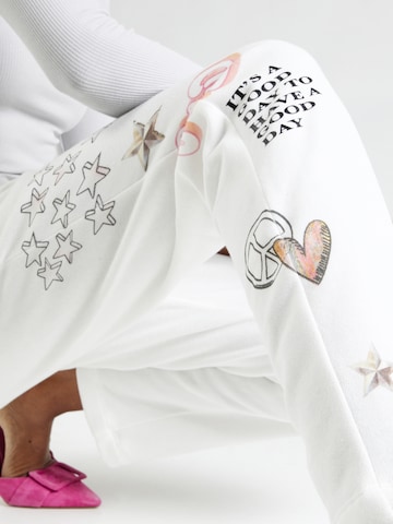 Frogbox Zwężany krój Spodnie w kolorze biały