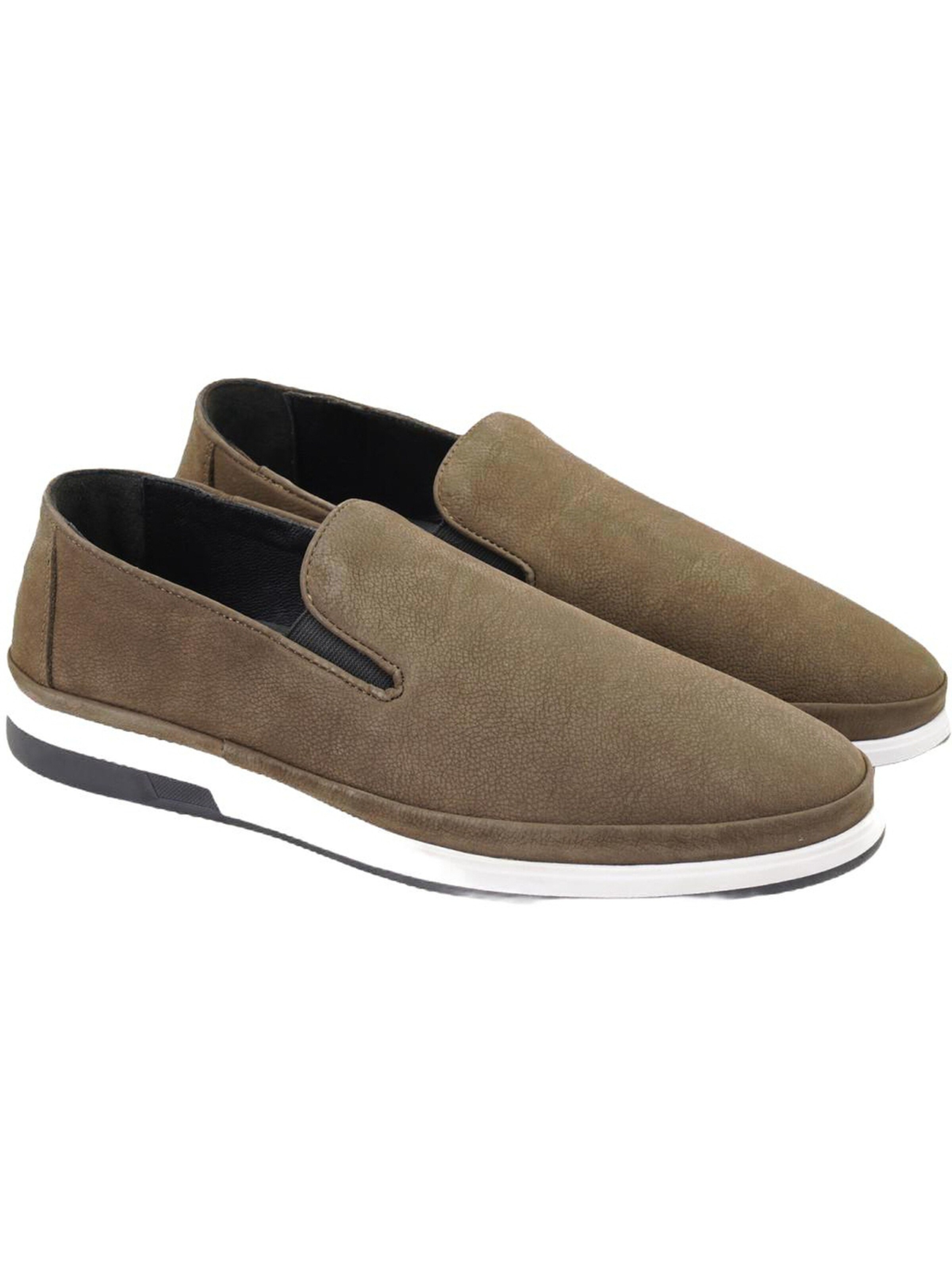 Desa Classic Flats in Green