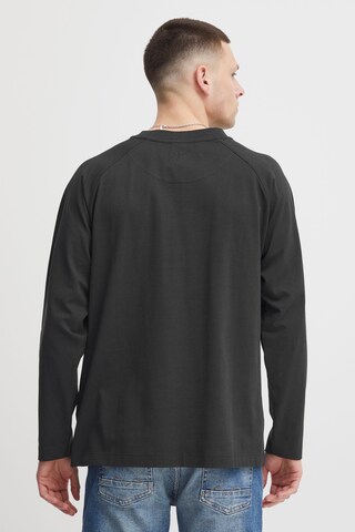 !Solid Sweatshirt in Black