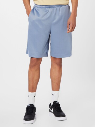 Nike Sportswear - Regular Calças em azul: frente
