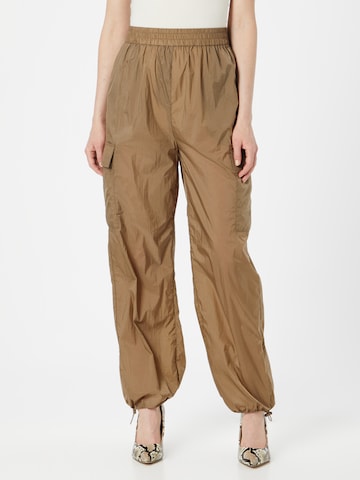 Loosefit Pantaloni cargo 'Amaya' di modström in beige: frontale