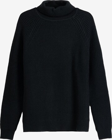 Bershka Sweater in Black: front