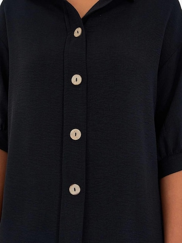 Bigdart Blouse in Black