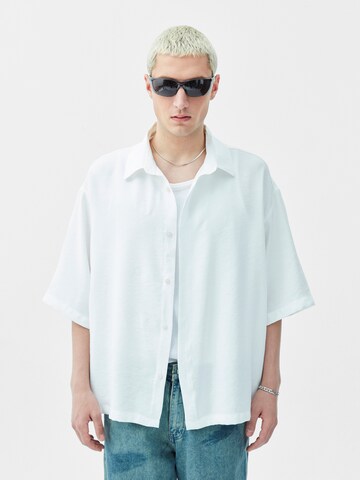 VAMOS CLO Comfort fit Button Up Shirt 'Salinas' in White: front