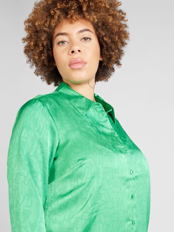 Vero Moda Curve - Blusa 'CRISTI' em verde