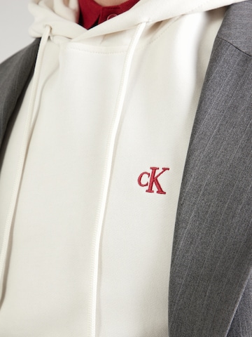 Sweat-shirt Calvin Klein Jeans en blanc