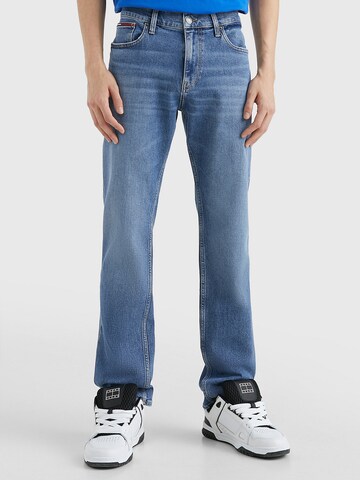 Tommy Jeans Regular Farkut 'Ryan' värissä sininen: edessä