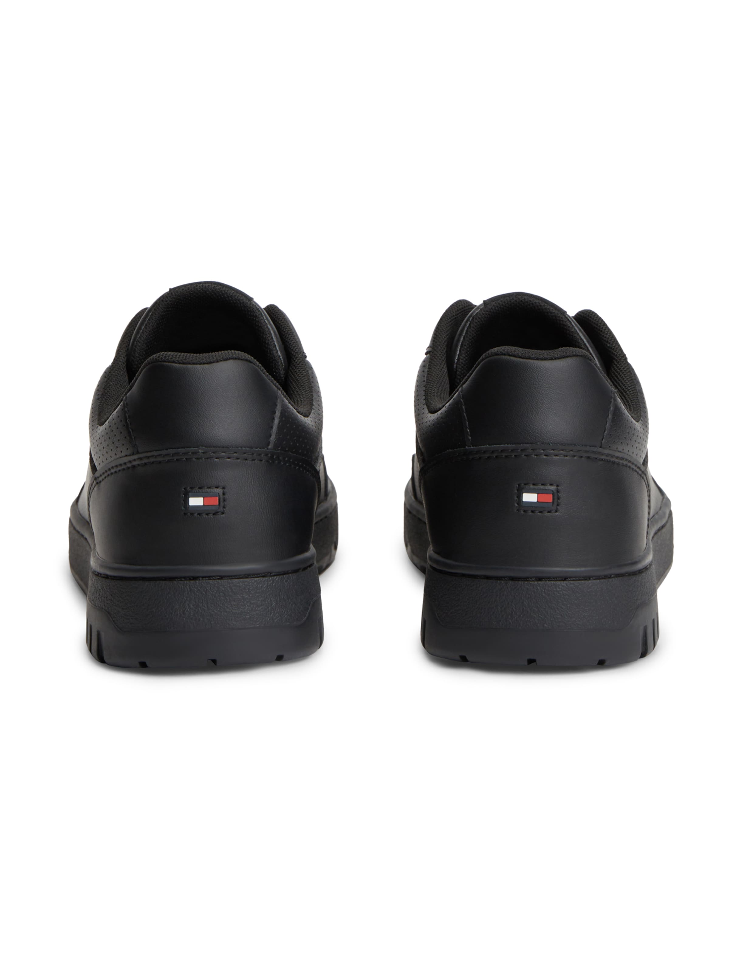 TOMMY HILFIGER Σνίκερ χαμηλό 'Basket Core' σε μαύρο