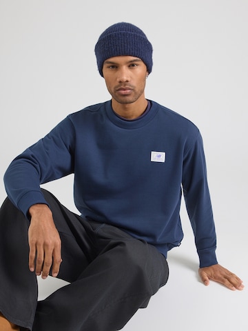 new balance Sweatshirt in Blue: front