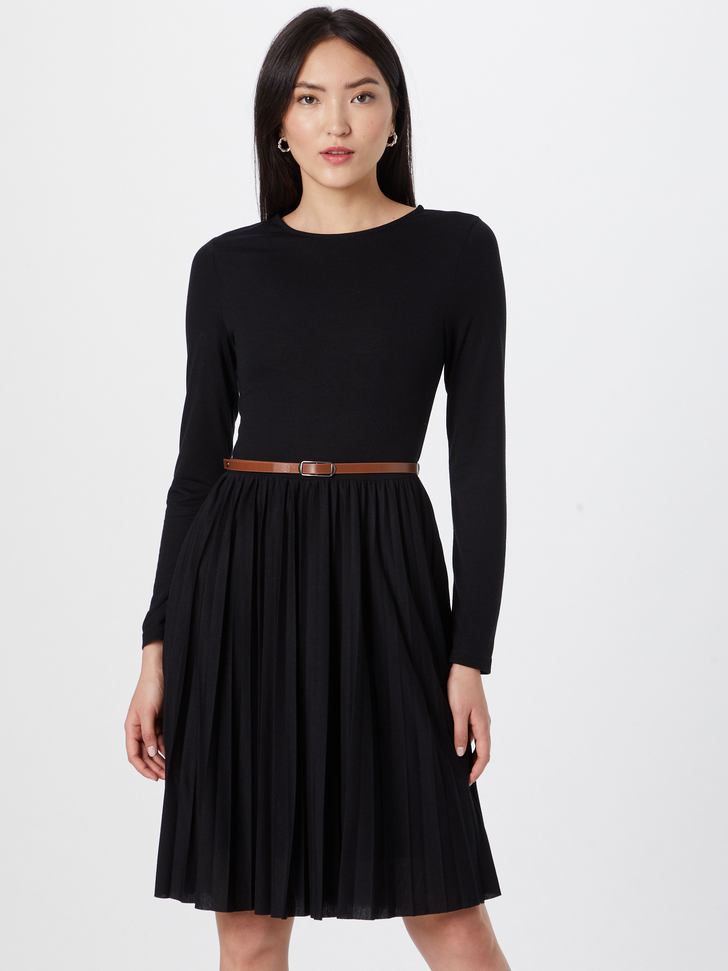 kCjYP Plus size  Sukienka Evie w kolorze Czarnym 