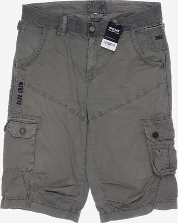 CAMP DAVID Shorts in 34 in Green: front