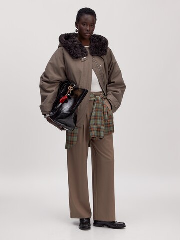 Geacă de iarnă 'Gina' de la EDITED pe maro