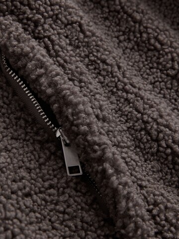 Next Pullover in Braun
