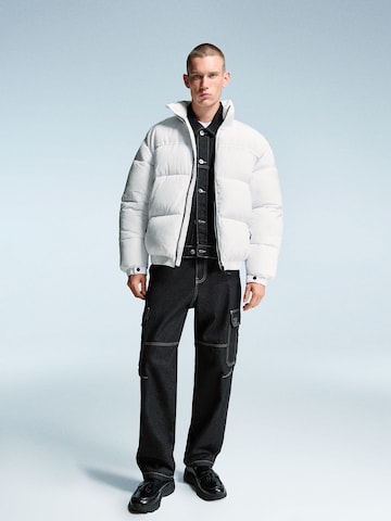 Bershka Winterjas in Wit
