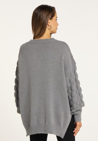 faina Oversized Sweater in Grey