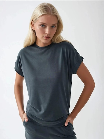 Hiccup T-Shirt in Grau: Vorderseite