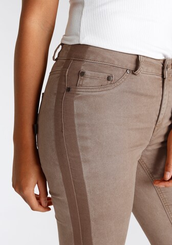 ARIZONA Skinny Jeans in Brown