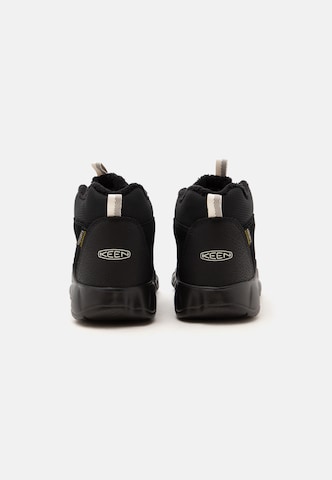 Botine 'HYPOWSER' de la KEEN pe negru