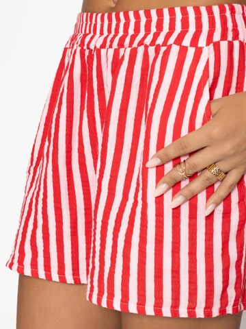 SASSYCLASSY Regular Hose‌‌‌‌‌‌‌‌‌ in Rot