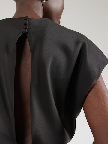 Robe de soirée REMAIN en noir