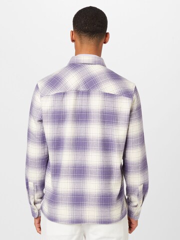 purpurinė DRYKORN Standartinis modelis Marškiniai 'GUNRAY'