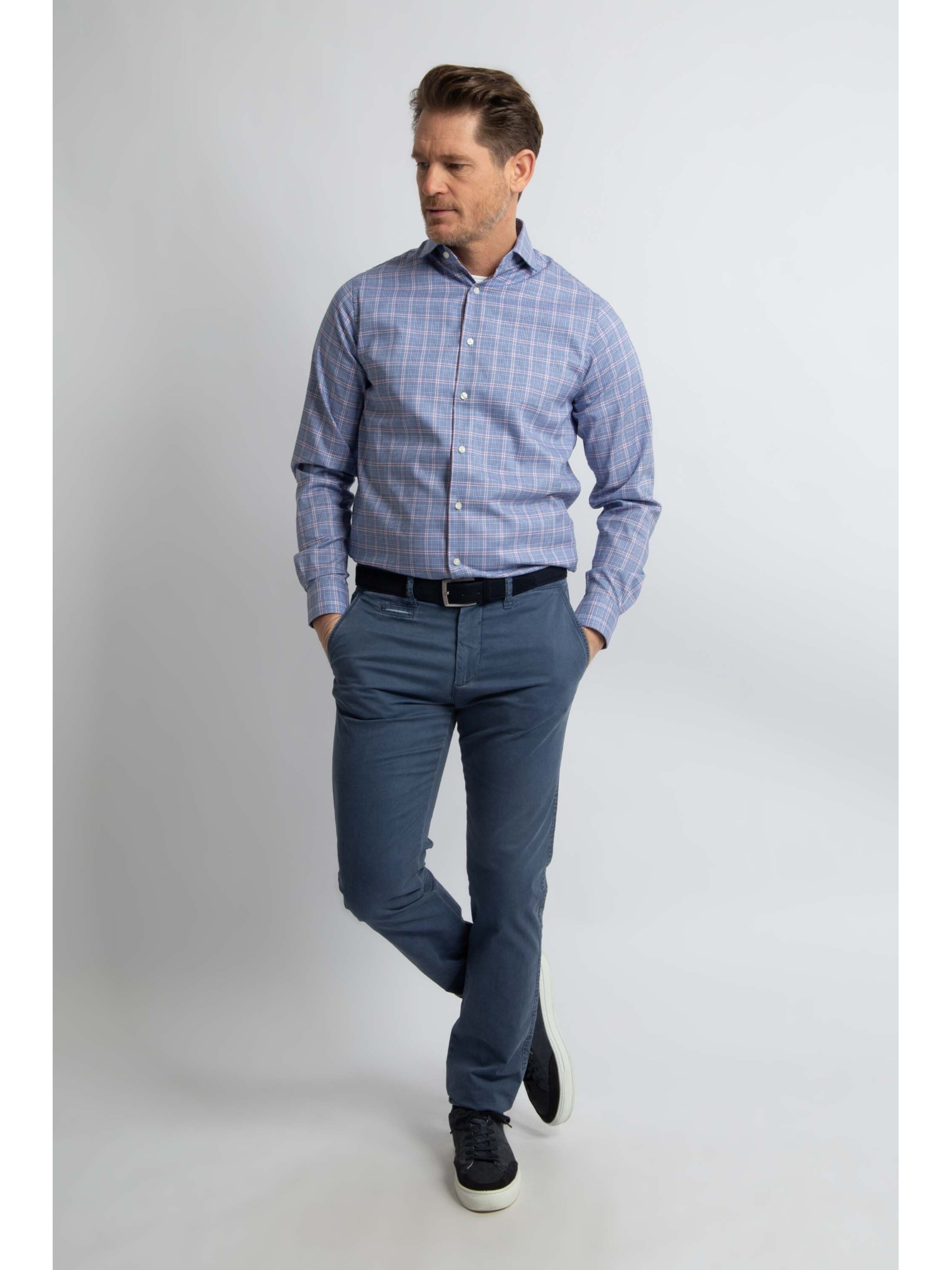 Steppin' out Slim fit Chino trousers in Blue
