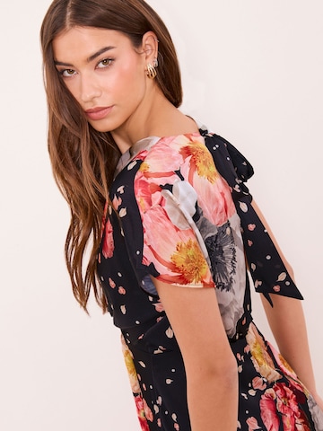 Lipsy Kleid in Schwarz