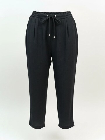 No Matter What Tapered Pleat-front trousers in Black