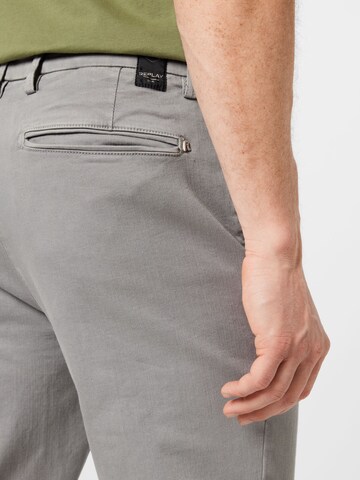 Coupe slim Pantalon chino REPLAY en gris