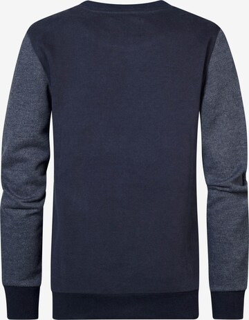 Petrol Industries Sweatshirt 'Downers Grove' in Blauw