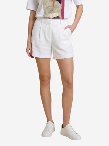 regular Pantaloni 'Onlita Hw Linen Look Shorts Tlr 15370279' di ONLY in bianco