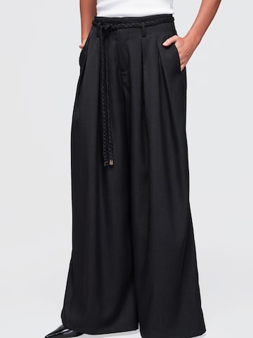 Ombre Regular Pants in Black