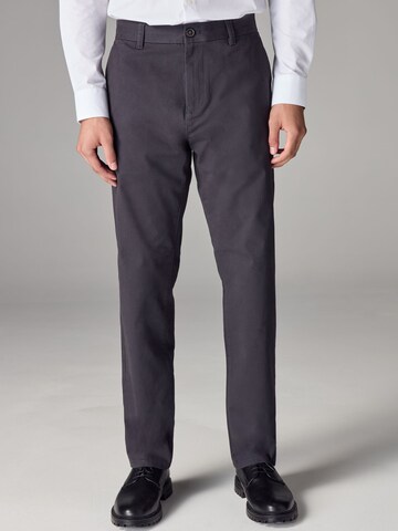 regular Pantaloni chino di Next in grigio: frontale