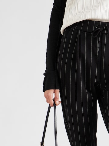 VERO MODA - Tapered Pantalón plisado 'VMEVA' en negro