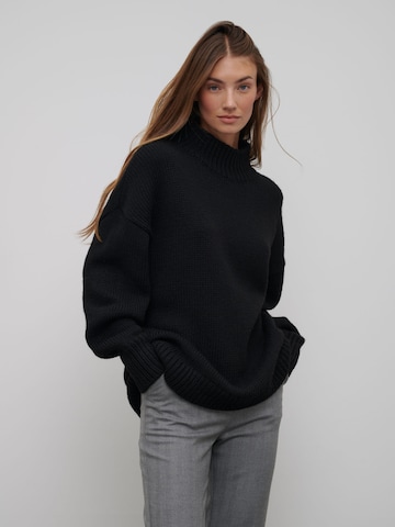 RÆRE by Lorena Rae Pullover 'Fee' in Schwarz