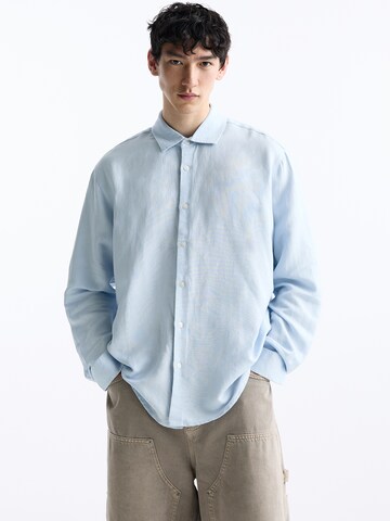 Pull&Bear Comfort fit Button Up Shirt in Blue: front